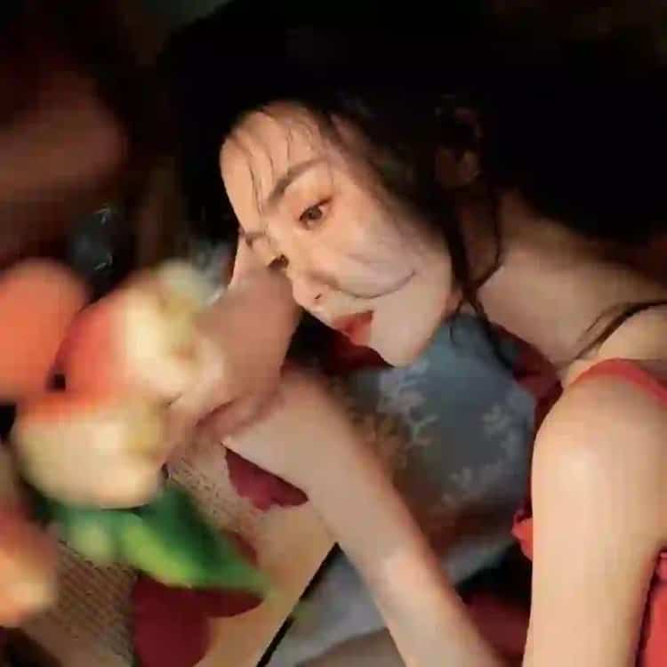 少女粉色梦幻写真